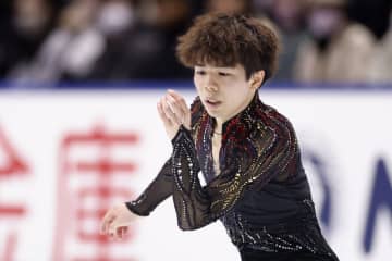 佐藤駿、GPファイナル一番乗り　フィギュア五輪代表に前進