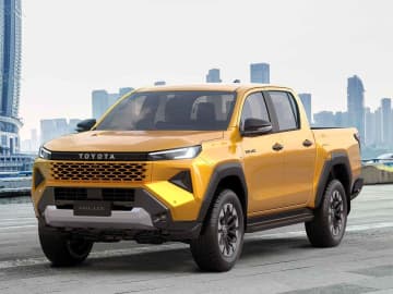 トヨタが新型「ハイラックス」をアジアで世界初披露。多様なパワートレーンをグローバルで展開