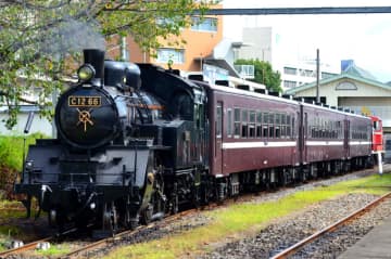 SLもおか号、2026年度は運転なし 「C12 66号機」が全検へ  DE10・50系客車も検査