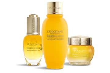 ロクシタン2025年クリスマスコフレ、夜用美容液“現品入り”スキンケアやヘアケアセット