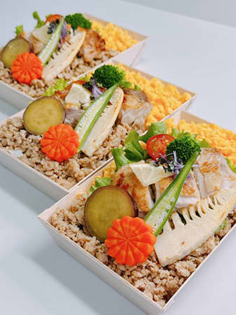 渡辺美奈代、家族のための弁当＆アップルケーキ披露