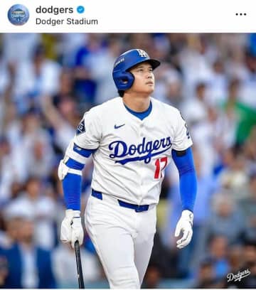 大谷翔平、愛犬デコピンとドジャースタジアムをランニング　「トコトコかわいい」「世界一のドッグラン」