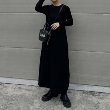 黒ワンピースに合う靴の色は？ プロが教える「3色＋α」