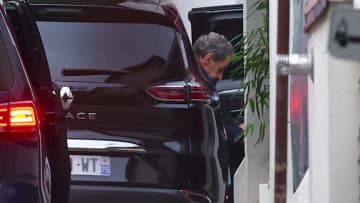 仏サルコジ元大統領を仮釈放　汚職などの罪で有罪判決