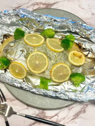 【天然魚クエスト】ヘダイの1匹丸ごとレモンバターホイル焼き