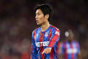 無視してビブス投げられた！？ 鎌田大地、本音をぶっちゃける… 2カ月連続クラブPOTM選出も“まさかの反応”「このコメントは神」