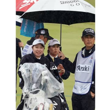 畑岡奈紗が涙の米ツアー7勝目も…“雨天中止”じゃなくても勝てたのか【TOTOジャパンクラシック】