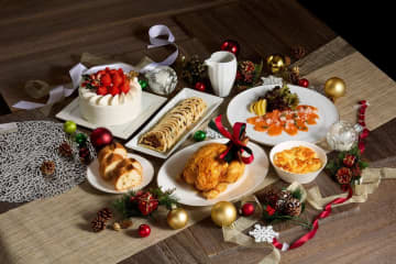 【自宅がフレンチレストランに】明治記念館のシェフ特製「Xmasディナーセット」＆豪華苺ケーキ！豪華バスケットも！