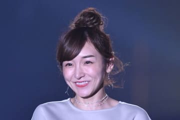 加護亜依　モー娘謹慎の発端〝喫煙写真〟にモノ申す「よく見るとタバコ持っていない」