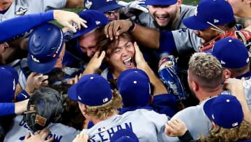 山本由伸が歓喜の渦に！　ドジャースが“1週間前の今日”を振り返り「見飽きない」「何度見ても感動」ファンの余韻続く