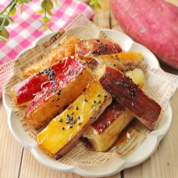 【包んで焼くだけで大学芋！？】「揚げてないのにカリッカリ」「コレ考えた人、天才！」子供が秒で完食するさつまいものおやつレシピ