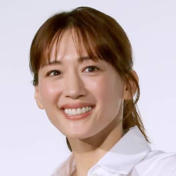 綾瀬はるか「NHK紅白司会」でSixTONESファンの恨み節…ジェシーとの結婚はどうなる？