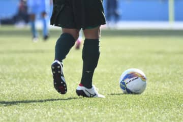 アジアの学生サッカー決勝に3.5万人殺到　ピッチ脇まで観客びっしり…熱狂の光景が話題「心を掴んだ」