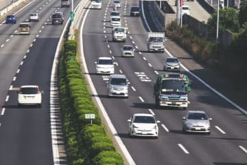高速道路の「深夜割引」が改定！ 今後は“年2回以上”利用しないと「還元が受けられなく」なる？“ETC深夜割引”の変更予定点を確認