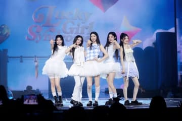 ILLIT、新曲をサプライズでネタバレ！K-POPカバーから感動の涙まで「誇らしいアーティストになりたい」