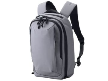 エレコム、14型ノートPCが収納できるバックパックに新色ダークグレーを追加