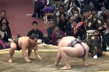 大相撲中継であわや「これ放送事故なるって」　中継解説中のハプニングに視聴者騒然