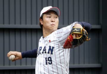 高橋宏、精力的に投球練習　日本代表、合宿5日目