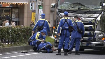 青信号の横断歩道を横断中に…トラックにはねられ高齢女性死亡　運転手の男を現行犯逮捕　東京・板橋区