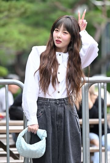 「演出だろ？」の一言で始まる吊し上げ…ステージ上で失神したヒョナに向けられた“疑う自由”の暴走