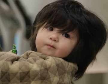 俳優シム・ヒョンタクの愛息ハルちゃん、BTS風ヘアに挑戦!?「こんなに毛量の多い赤ちゃんは初めて」