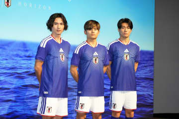 ｢JO1｣と｢INI｣の新ユニットとイケメン対決！ 南野＆久保＆中村“タキタケイト”が日本代表“新ユニフォーム姿”で｢自分の限界を超える！｣