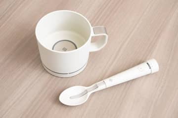 「え、味が濃く感じる…！？」減塩生活を支える、魔法のスプーン&カップ「エレキソルト」とは？