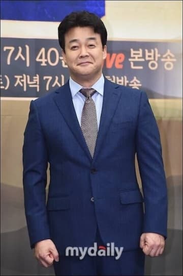 ペク・ジョンウォン、新番組「南極のシェフ」でテレビ復帰も…加盟店オーナーがMBC社屋前で抗議