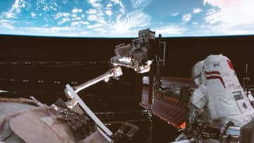 中国、宇宙飛行士の帰還を準備　デブリ影響、滞在1週間延期