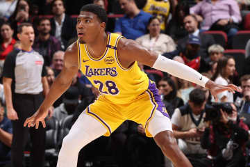 「“サムライ”を誇りに思う」八村塁の守備面の成長を同僚が称賛！NBA公式も「ルイの素晴らしいディフェンス」＜DUNKSHOOT＞