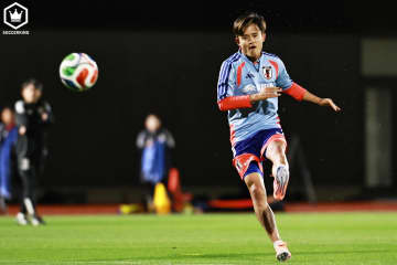 日本代表に全26選手が合流…久保建英や南野拓実ら9選手がピッチで汗を流し、「トリオンダ」でのシュート練習も