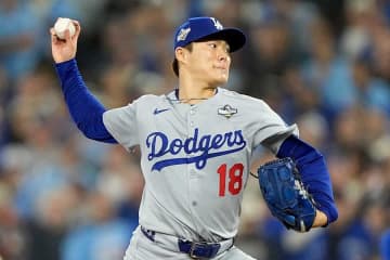 山本由伸、さりげない敬意に喝采「まさにプロ」　視線集めた“日本式の振る舞い”