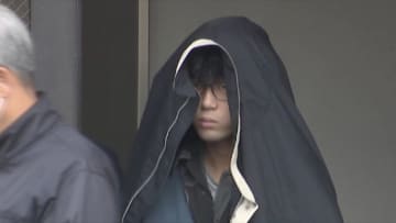 “刃物男”に警察官2人が拳銃構える…イオンモールが緊迫の現場に　逮捕の男を殺人予備容疑などでも送検　金銭トラブルで元交際相手が警察に相談　福岡