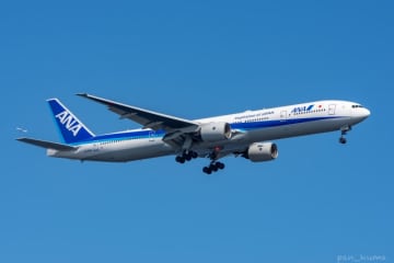 ANAの長寿機、777-300「JA754A」が退役…ホノルルへ向けフェリー