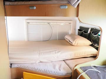 【レビュー】キャンピングカーで車中泊の寝心地をアップするためタンスのゲン「3way 車中泊マット」を導入してみた