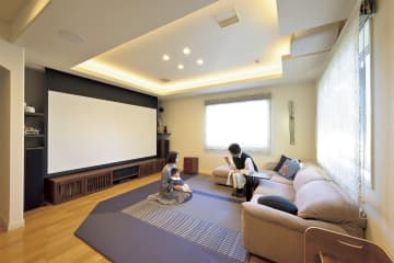 オリジナル造作家具ですっきり！ 美しさを追求したホームシアターリフォーム