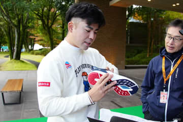 フットジョイの新作スパイクレスを生源寺龍憲、蝉川泰果らがテスト ソールの突起が3Dに？