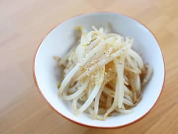 いつもの「もやし炒め」が生まれ変わる！お店級シャキシャキ食感に変わる〈たった2つの裏ワザ〉