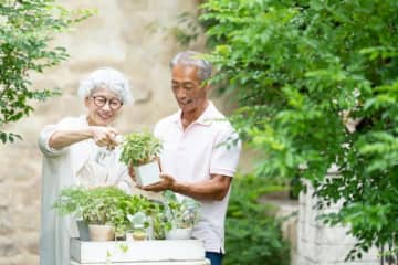 米国株と金だけではリスクが高い。積極運用を望む60歳夫婦に伝えた「債券を入れる理由」