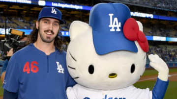 「悲しい」“猫好き右腕”に球団カメラマンが惜別、ドジャース戦力外にファン衝撃「寂しくなるね」「切ない」