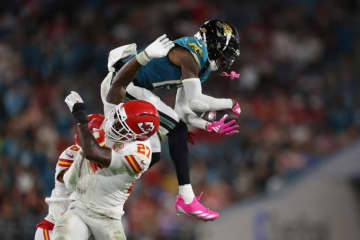 ジャガーズWR／CBハンターが膝の手術を受けてシーズン終了