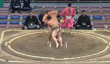 すごいスタイル…「脚長い」「顔ちっさ」20歳の三段目力士、均整の取れたカラダにファン驚き