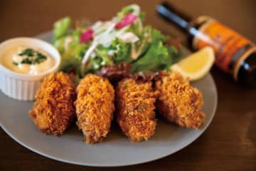 【超BIG】昨年TVで大人気！神戸・三宮「神戸デュシャン」の特大カキフライが今年も解禁！タルタル＆元祖ウスターソースのダブルソースで召し上がれ！