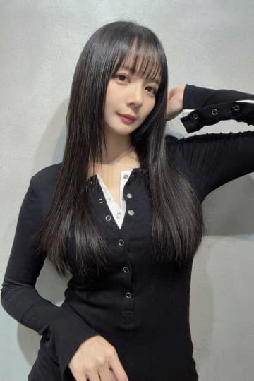 「どこの美人かと」岡田紗佳がロングヘアに大変身　「お姉さん感」「似合ってる」とファン絶賛