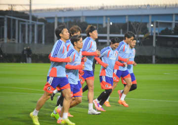 日本代表、合宿2日目　久保建英、南野拓実ら9選手が汗を流す