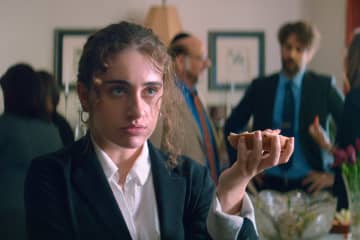 パパ活がお葬式で修羅場　自己崩壊の危機に直面する数時間　「Shiva Baby シヴァ・ベイビー」公開決定