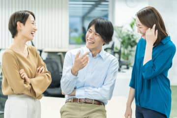 「厚生年金保険料」の“引き上げ”に！ 改悪と思いきや“年収1000万円”の友人は「俺は得する」とのこと。“保険料が上がる”のに、なぜ喜ぶのでしょうか？