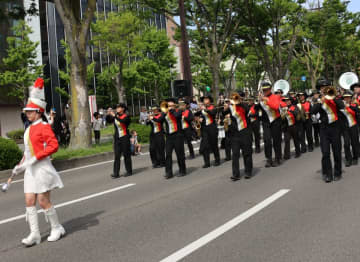 華やかな「けやきスペシャルパレード」、和歌山市で開催！マーチングパレードから東京ディズニーリゾート(R)スペシャルパレードまで一日楽しめる音楽イベントが秋の街を彩る！