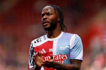 元イングランド代表FWが強盗を撃退　マスク集団にナイフで…現地報道「侵入者に立ち向かった」