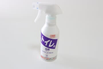 ダイソーで500円って強気…と思ったら想像以上に凄い！見えない汚れも落としてくれるスプレー
